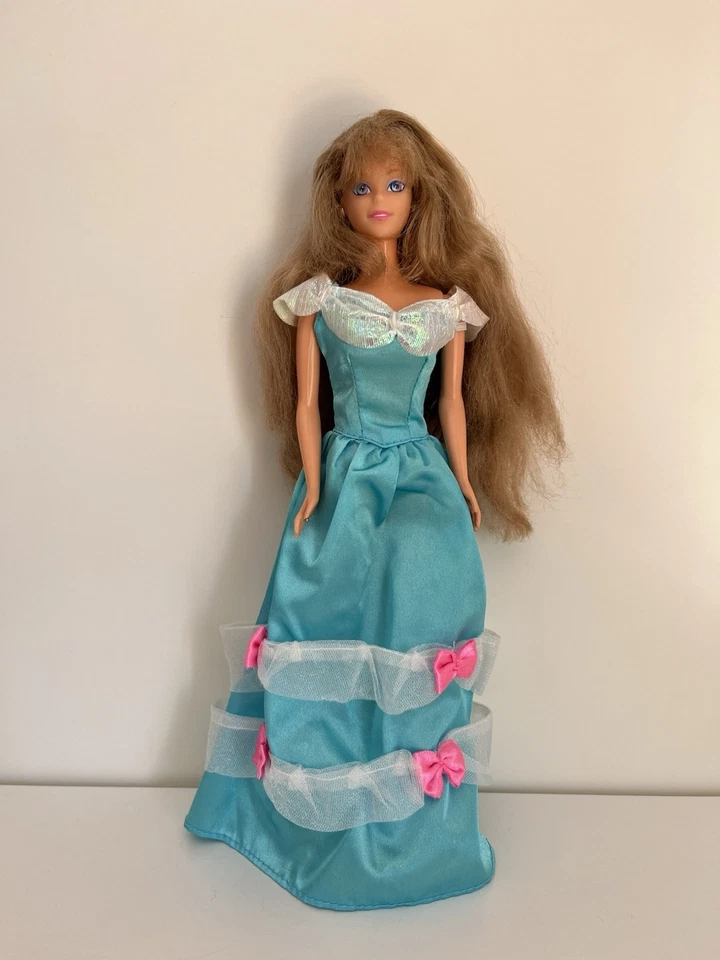 No Barbie. Sissi Giochi Preziosi Con Vestiti Originali Sissi - Immagine 2 di 4
