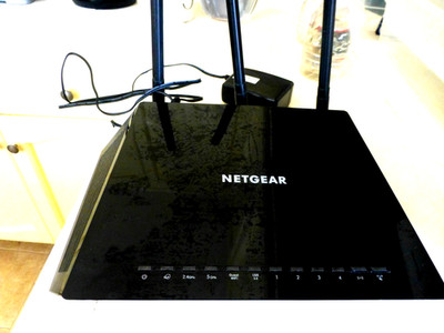 NETGEAR NightHawk AC1750 Smart WiFi Router Model R6700v3+ Arris Model SB6141