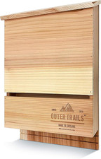 Bat House Outdoor Bat Habitat, Natural Cedar Wood, 3 Chamber