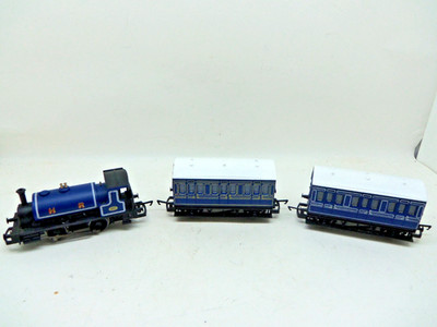 Hornby Spur O Highland Rambler Lokomotive Nr. 431 + 2 Wagen - sehr guter Zustand