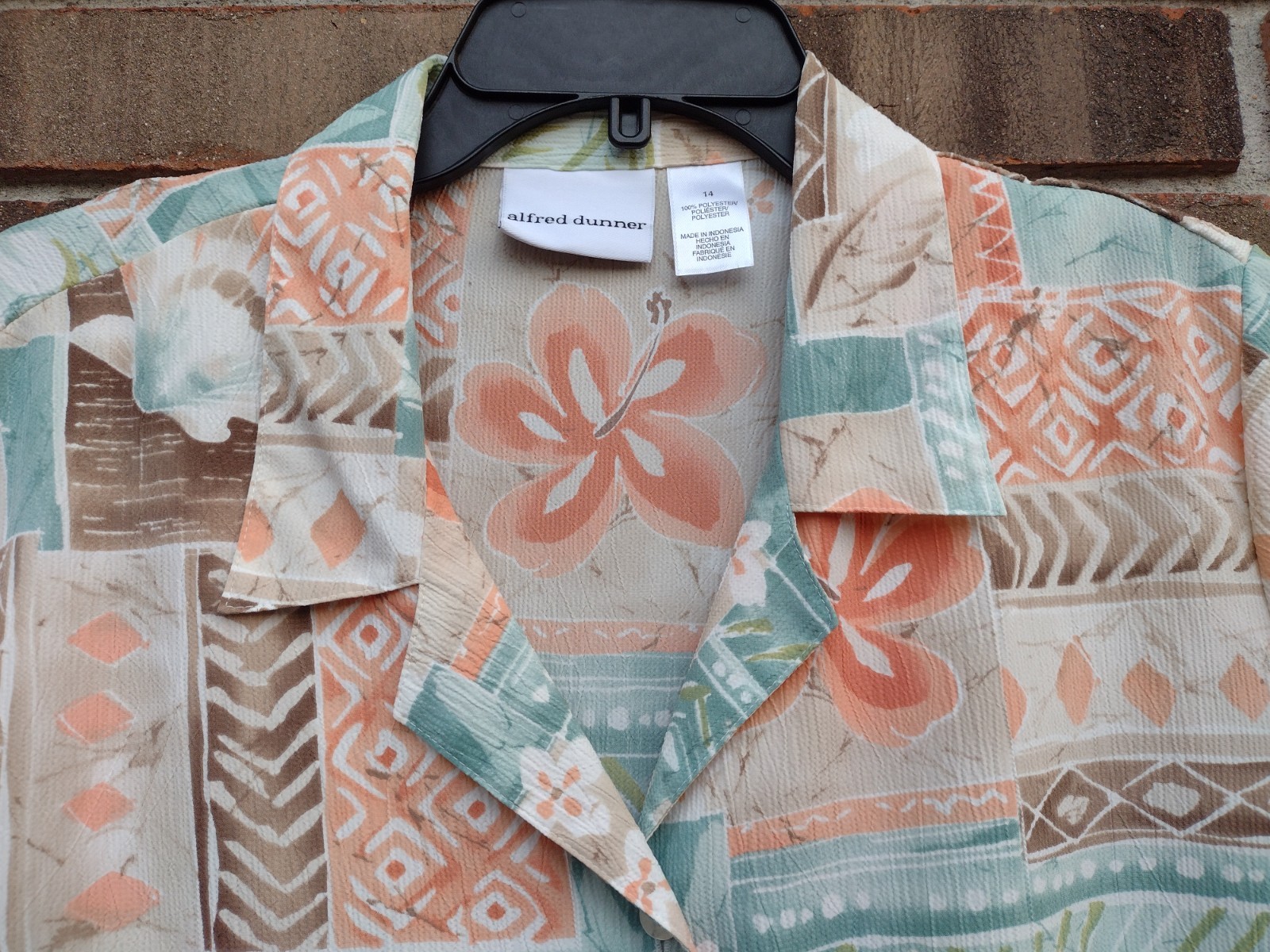 Alfred Dunner Blouse Tropical Patchwork Print But… - image 7
