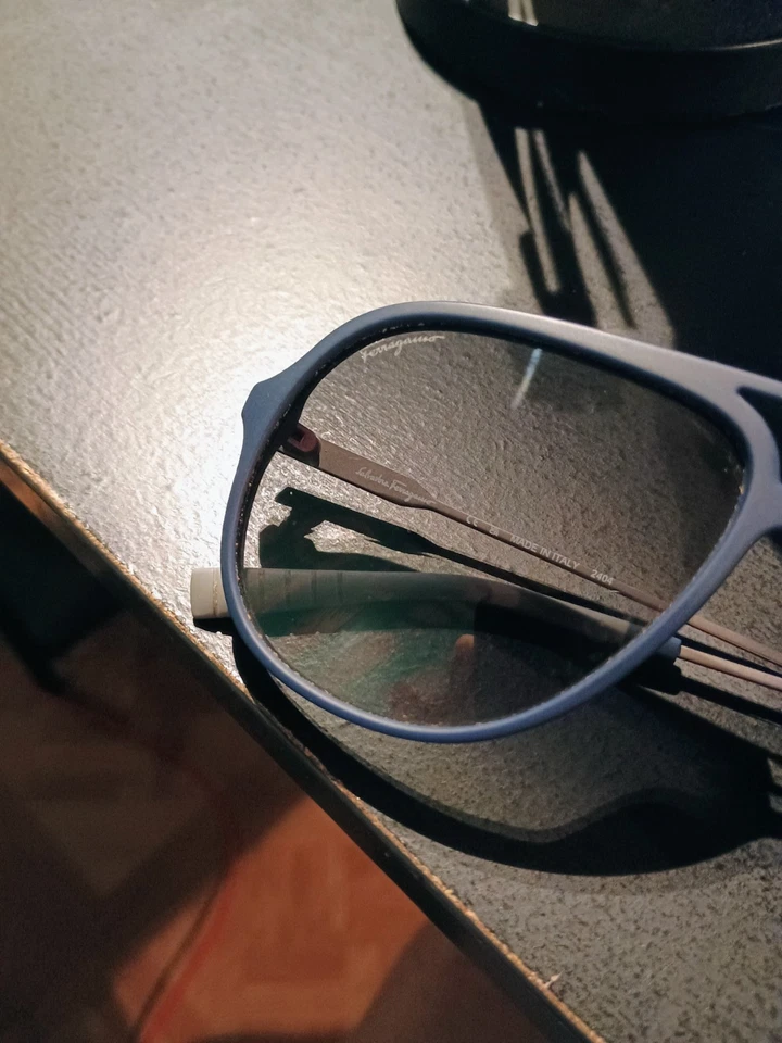 salvatore ferragamo gafas de sol hombre con estuche Foto 2 de 2