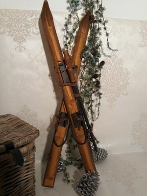 Deko Ski mit Stöcken aus Holz 90cm Antik Stil NEU Mit viel ... Deko Ski mit Stöcken aus Holz 90cm Antik Stil NEU Mit viel ...