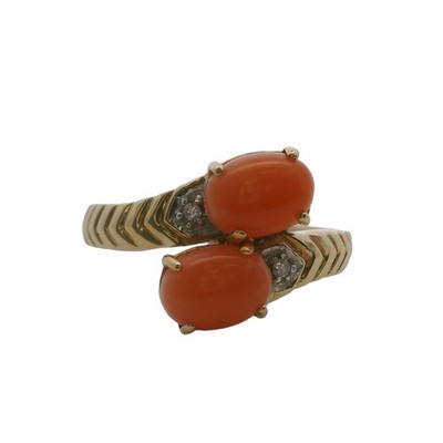 Vintage 1960-70s 14kt Yellow Gold Cabochon Coral Bypass Ring Diamonds Size 7