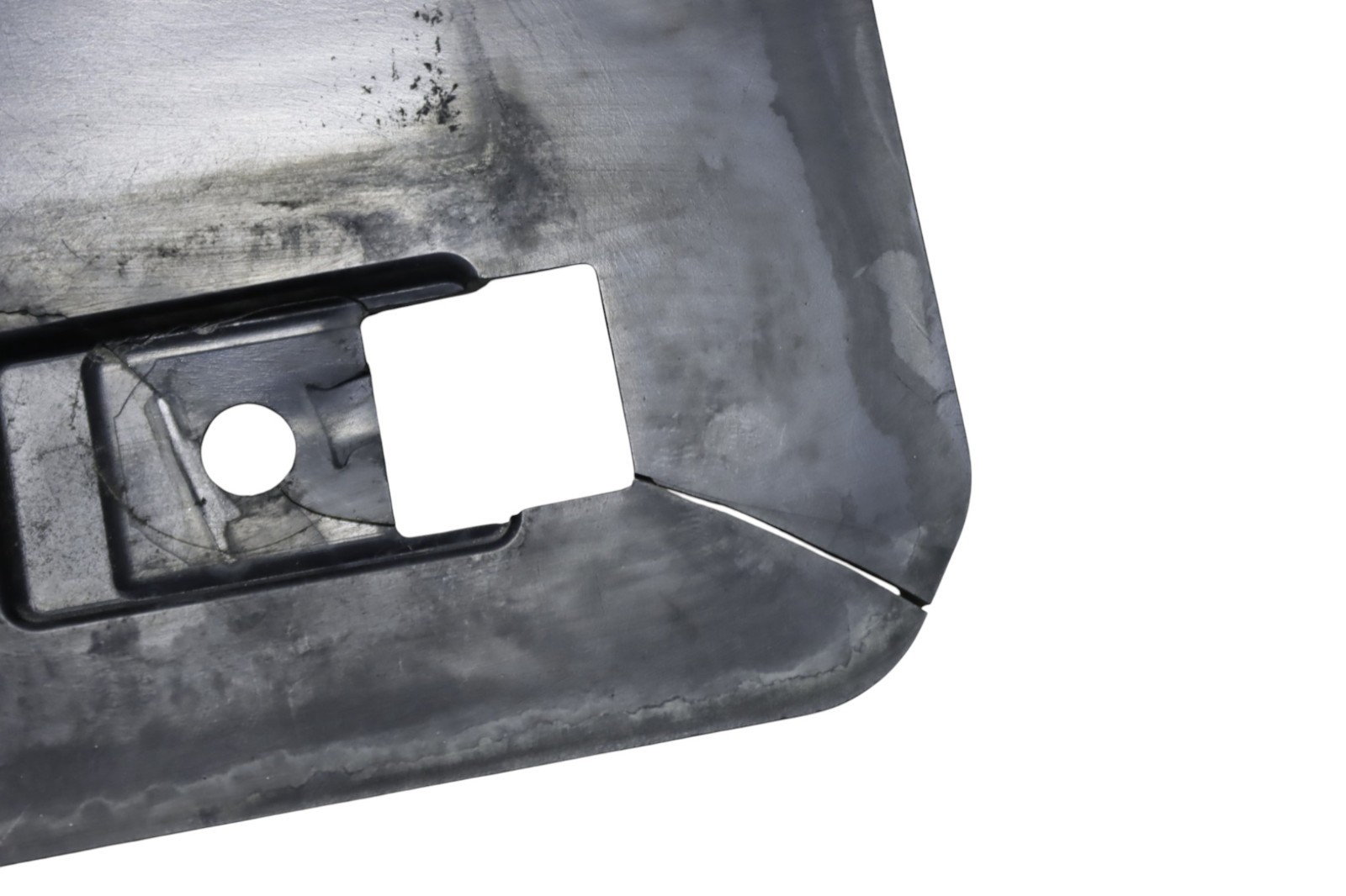 BMW I8 I12 I15 Rear Right Rocker Panel Mounting Bracket 7351138 2014 - 2020 OEM