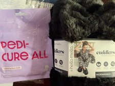 Cuddlers Hello Mello Microwaveable Heated Black Slippers L/XL fits sizes 8-10