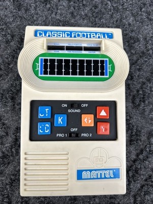 Mattel Classic Football Handheld Electronic Game 2000 *PARTS or REPAIR ONLY READ