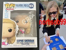 AMANDA SEYFRIED SIGNED SOPHIE MAMMA MIA FUNKO w/EXACT VIDEO PROOF & BECKETT COA