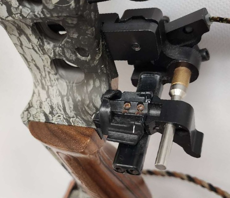 Mathews Switchback XT Compound Bow Package, RH, 40-50#, 26"