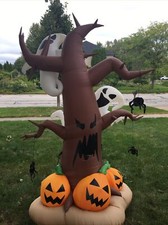 Gemmy Airblown Inflatable 8 ft Halloween Spooky Tree, Ghosts, Pumpkins, Spiders