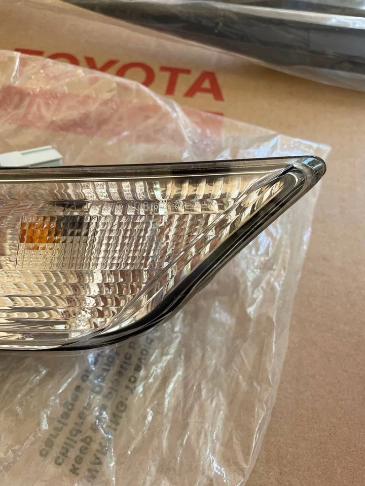 Luz de señalización lateral del lado derecho del pasajero Ford Mustang 15-17 con certificación CAPA Foto 3 de 4