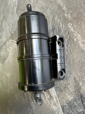 Aprilia Tuono V4 1100 Factory anthrazit EVAP Bodenstaubsauger 2018 OEM 6029 Meilen