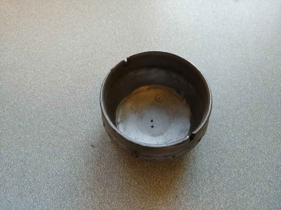 TAPA GRASA EJE RUEDA DELANTERA DERECHA USADA ORIGINAL PORSCHE 356 356A 356B 2 Foto 3 de 4