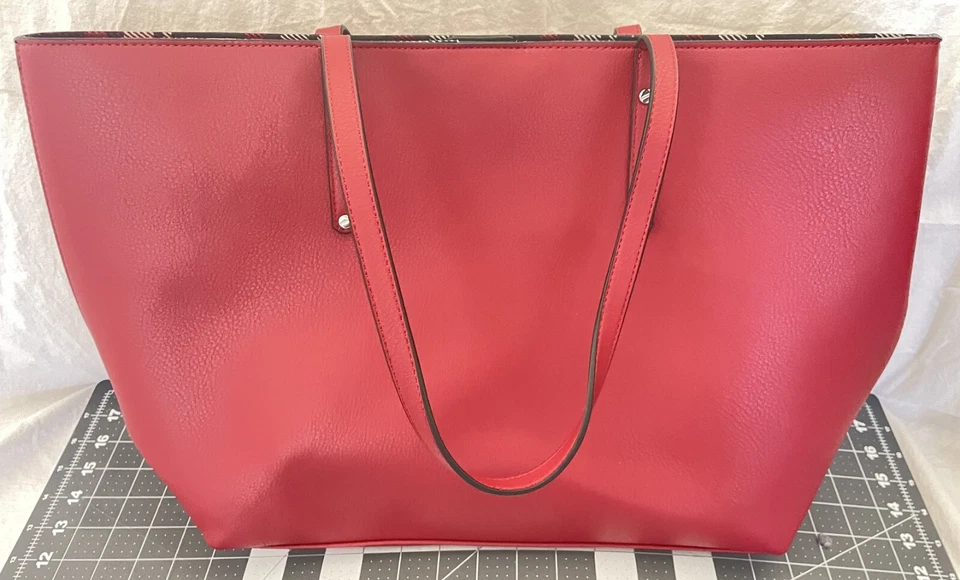 Bolso de mano INC International Concepts más dos bolsas Foto 4 de 4