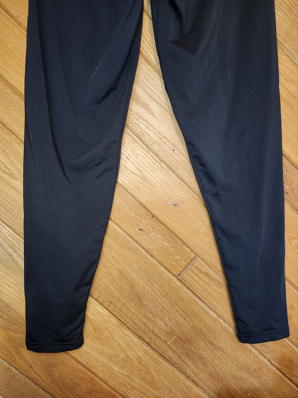 Vicherub solid black ultra soft medium leggings - image 9