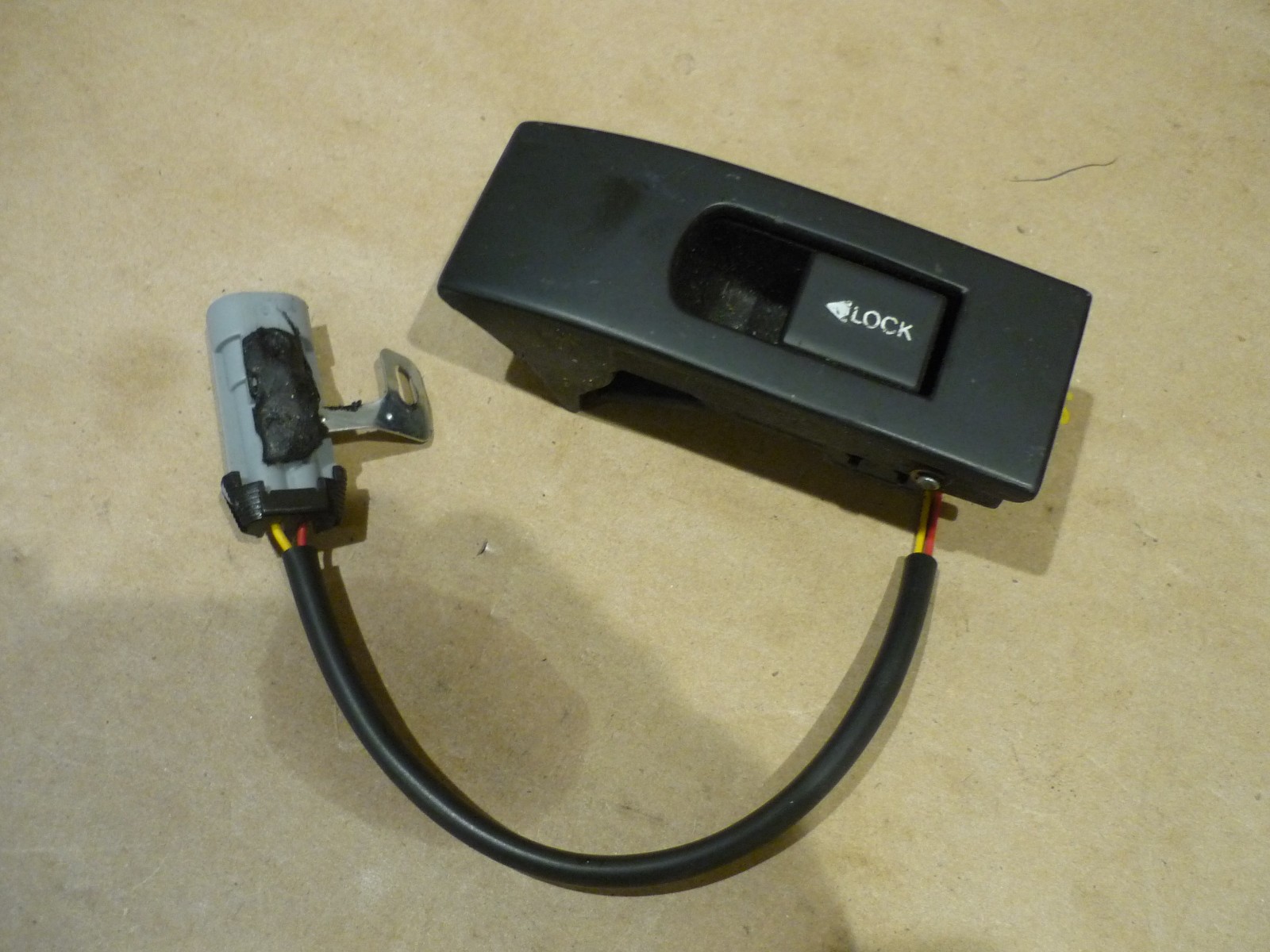 Ferrari 360 - RH Interior Door Release Handle -  P/N 66217700