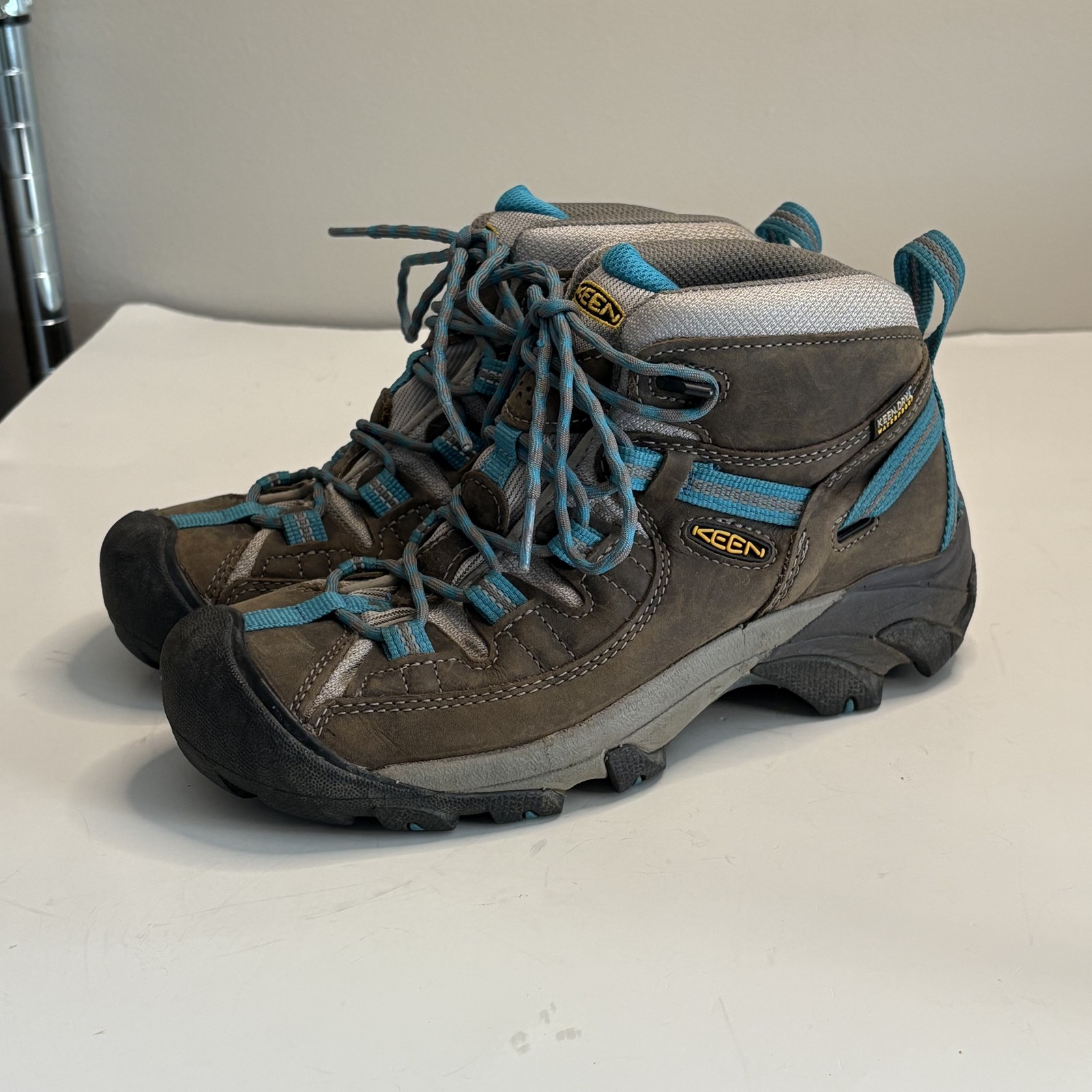 Stivali da trekking Keen Targhee II Mid impermeabili da donna taglia 7 scarpe da trail in pelle