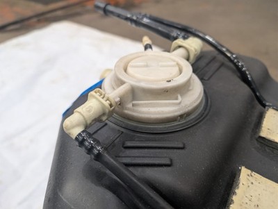 2009-2012 Jeep Liberty 2008-2011 Nitro Gas Fuel Tank (No Skid