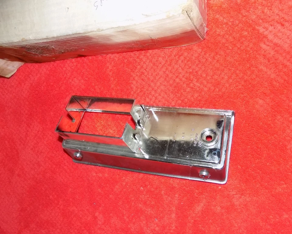 NOS 1981 OLDSMOBILE OMEGA 22509549 DASH LIGHT SWITCH BEZEL W/ A/C - Image 3 of 3