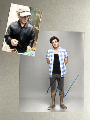 JEREMY ALLEN WHITE ''Shameless''  In-person signed Foto 20x25 Autogramm + Foto