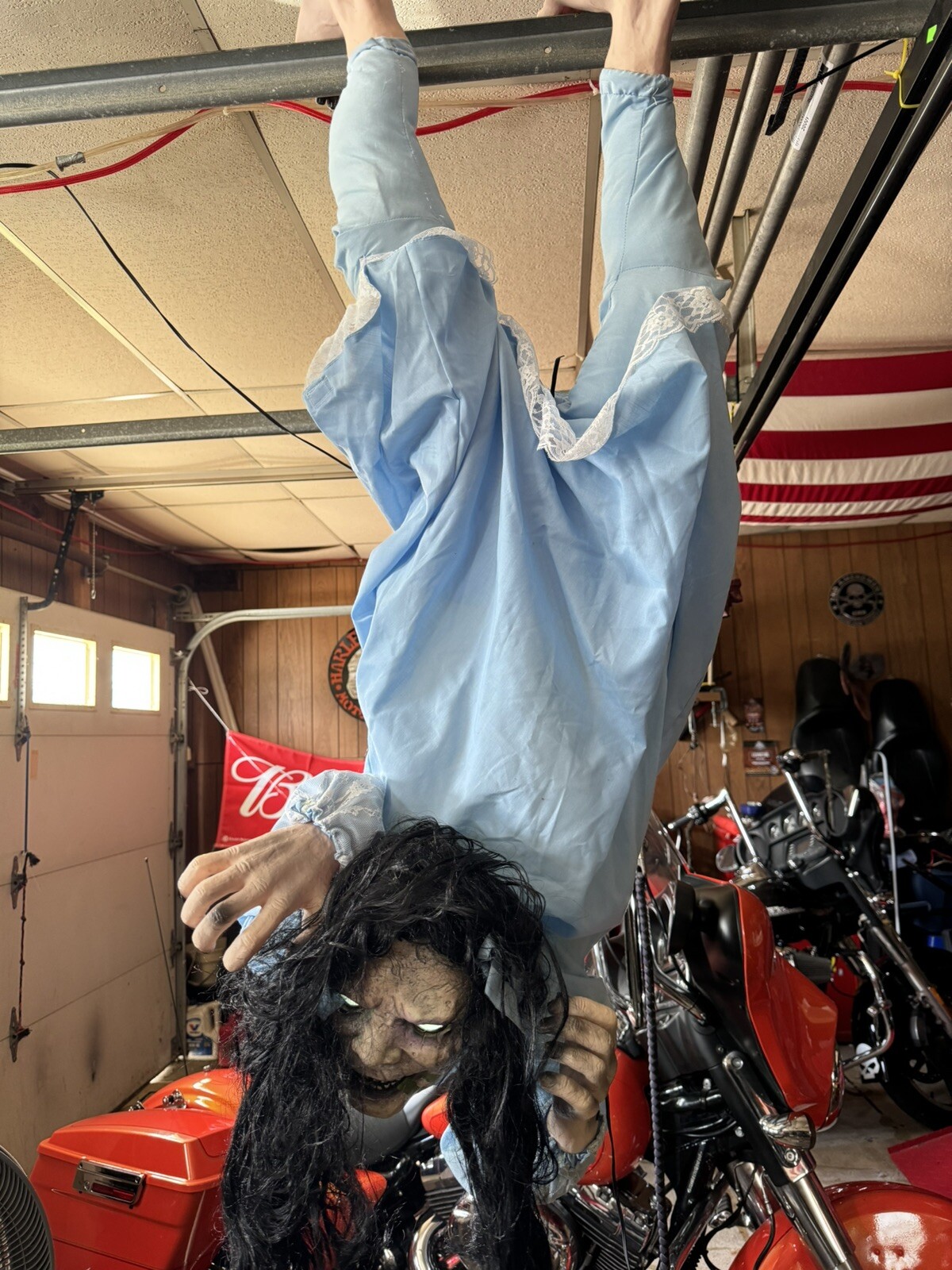 Spirit Halloween Animatronic Possessed Wall Hanger Prop. WORKS! 2014