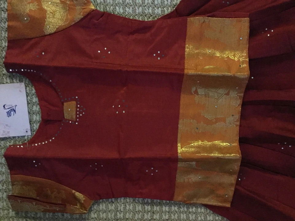 Falda y blusa para niñas pequeñas Nallis' Kanjeevaram talla 5 Foto 4 de 4