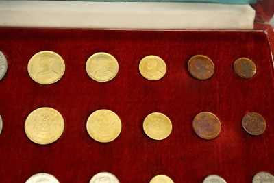  THAI MINT タイ造幣局　記念コイン　30枚セット Royal Thai Mint 30 Piece Commemorative Thailand Coin Set in