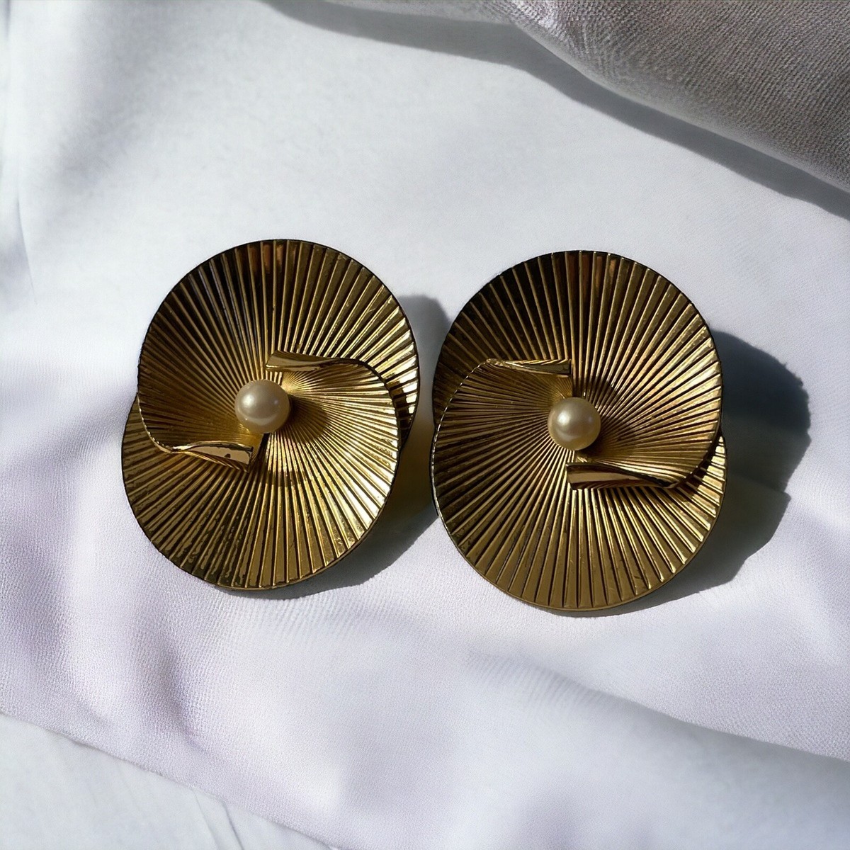 VTG Napier Sterling Layered Faux Pearl Earrings Gold Tone  display picture 1