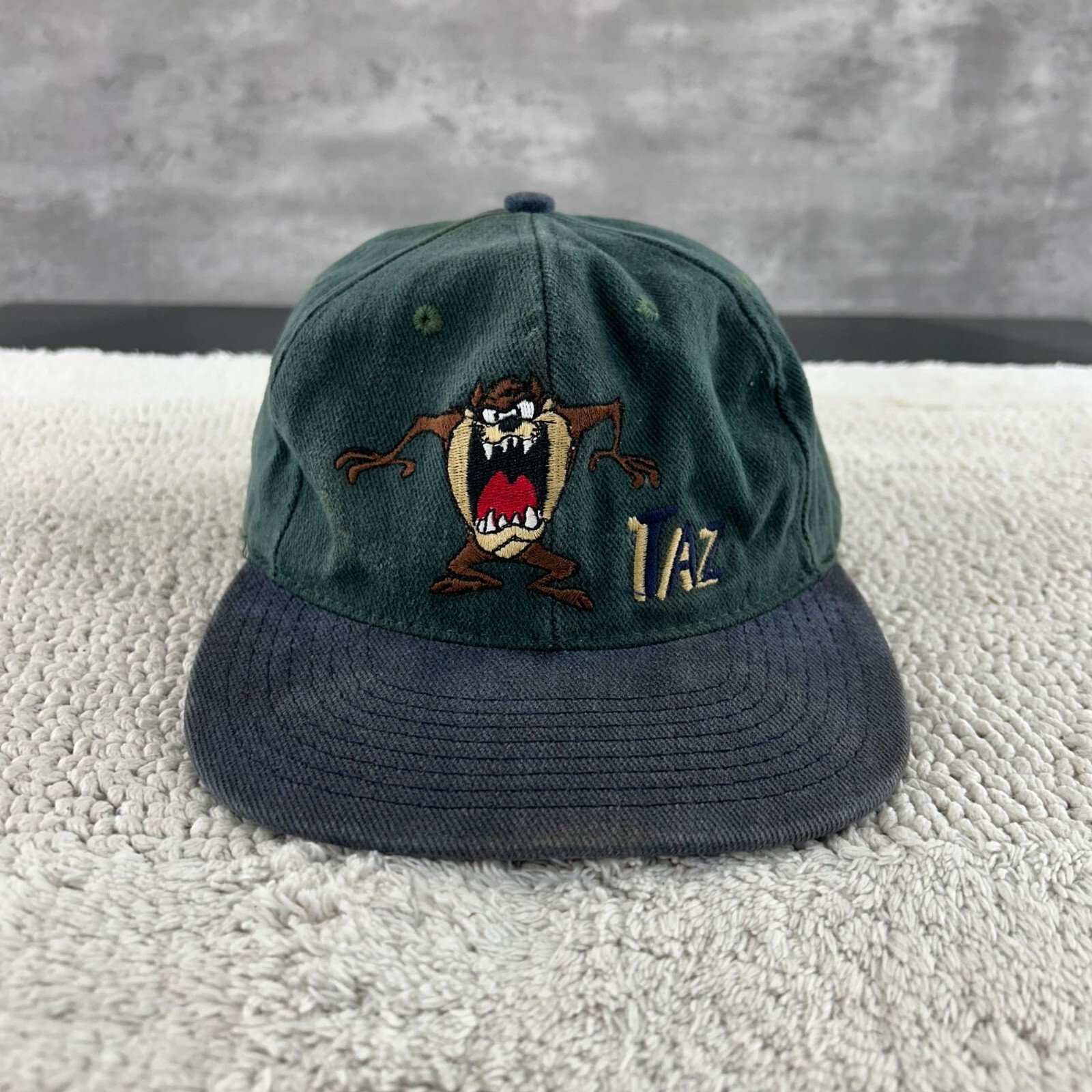 Vintage Looney Tunes Taz Fitted Hat Adult Large Two Tone Embroidered