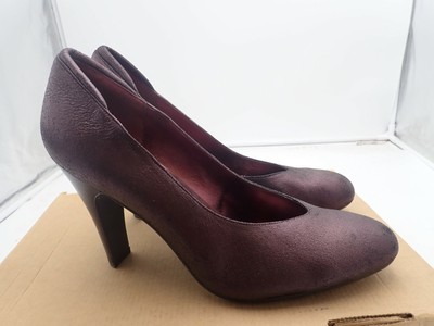 plum colored pumps