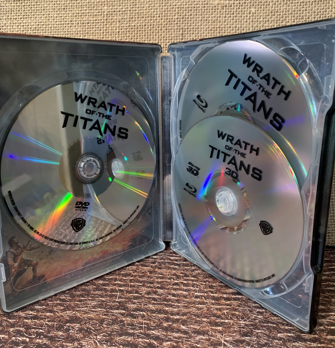 Wrath of the Titans 3D Steelbook (3D Blu-ray/Blu-ray/DVD,3 Disc Set)