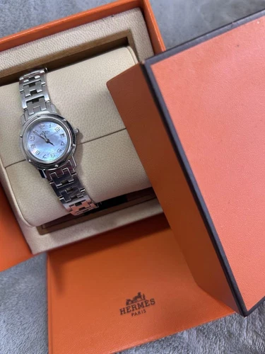 HERMÈS HERMES Clipper Nacle Argent La Coquille Bleue Est Élégante Et Luxueu