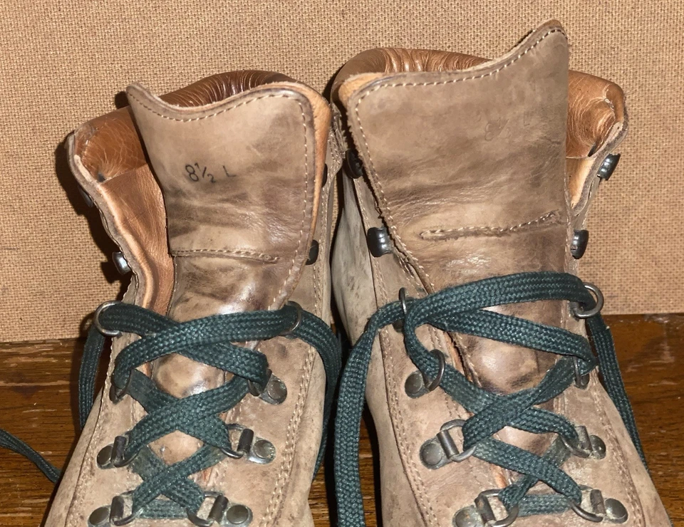 Botas de caminhada femininas EMS vintage feitas na Itália tamanho 8.5 couro marrom - Imagem 3 de 4