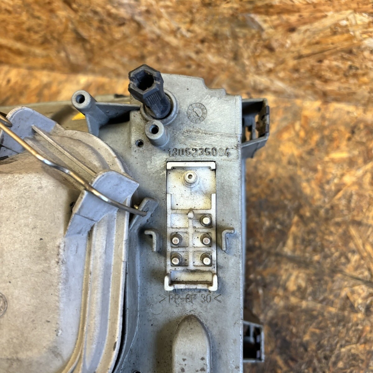 Mercedes-Benz W124 Facelift Right Side Headlight Magneti Marelli