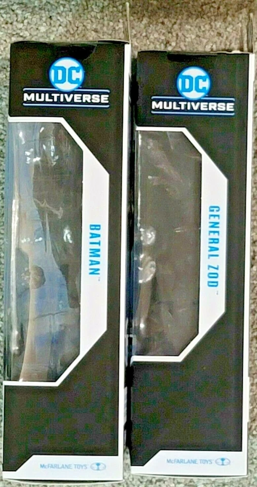 McFarlane Multiverso Edición Platino Batman Caballero Oscuro con General Zod Chase Foto 2 de 4