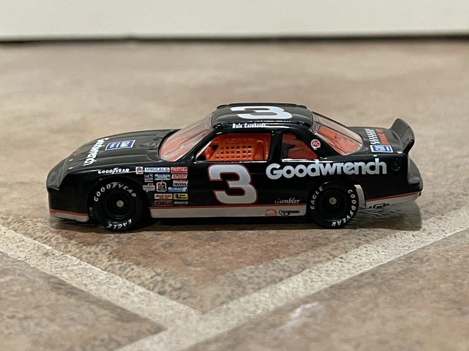1990 Dale Earnhardt Goodwrench Chevrolet Lumina 4x Champion NASCAR Action 1/64 - Image 2 of 4