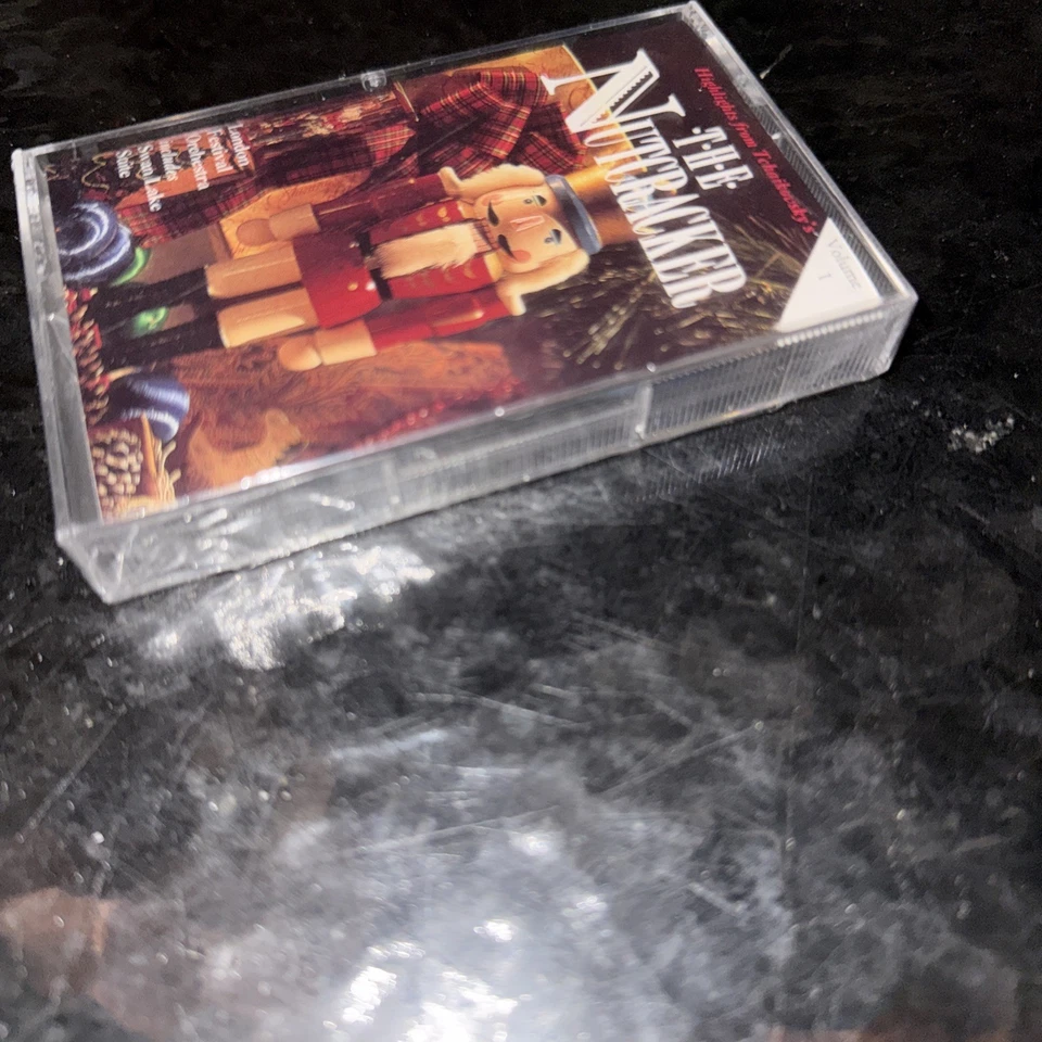 LONDON FESTIVAL ORCHESTRA: Highlights from Tchaikovsky's The Nutcracker - Image 2 of 4