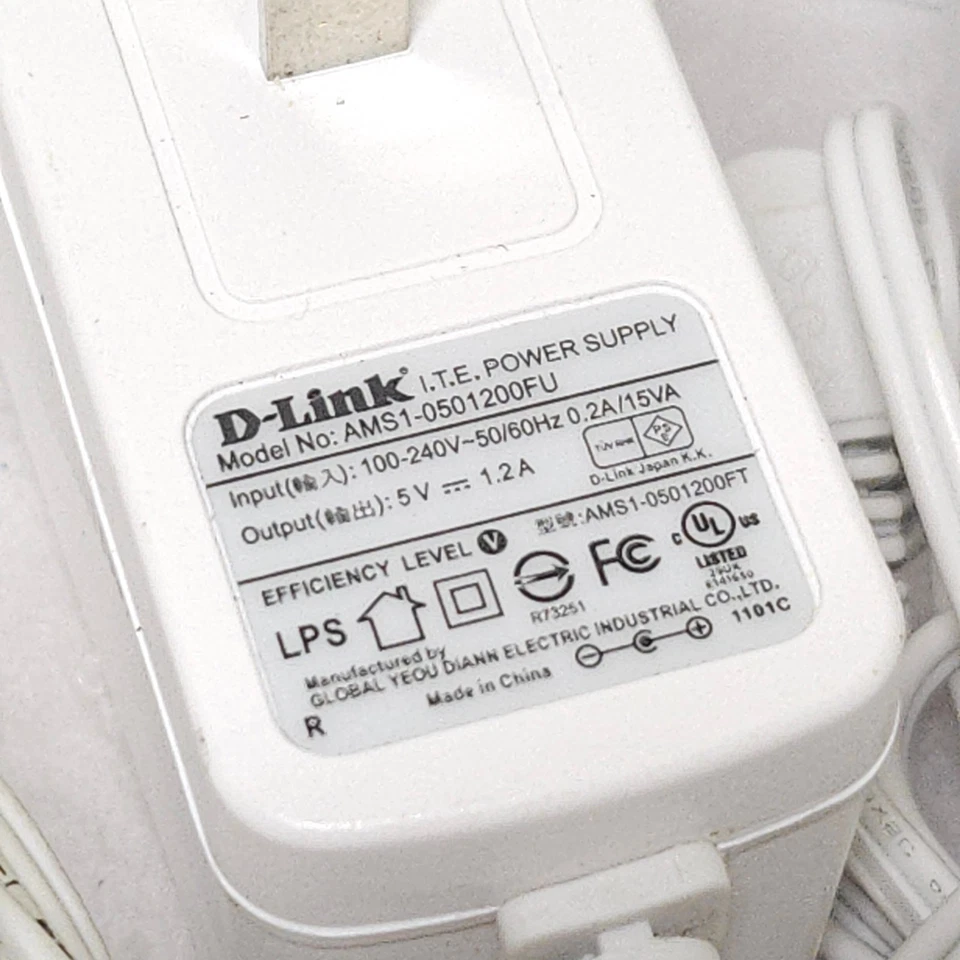 D-LINK Network Camera DCS-932L DAY/NIGHT CAMERA (Lot Of 3) - Image 2 of 4