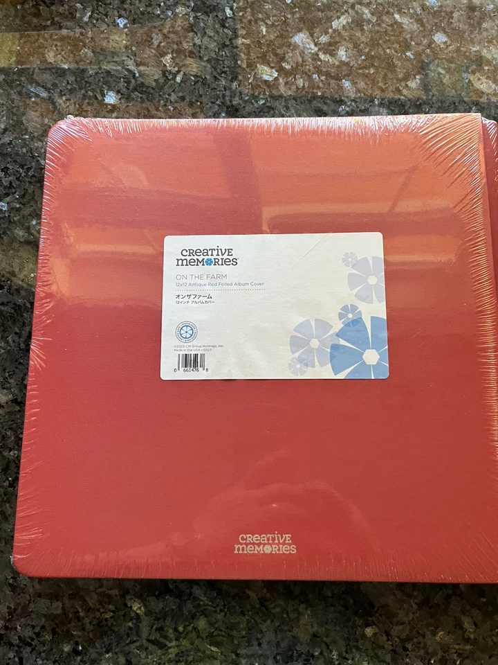 Juego de portada de álbum Creative Memories On the Farm 12x12 rojo antiguo con papel aluminio Foto 2 de 3