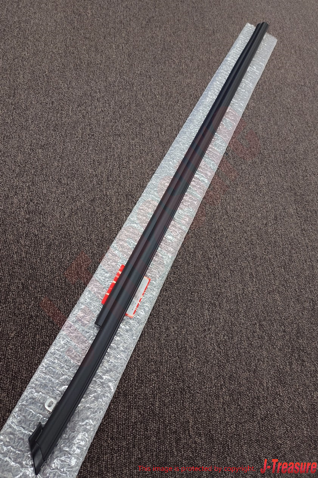 HONDA CR X CRX EF8 88 89 Genuine Front Door Window Molding Right honda-cr-x-crx-ef8-88-89-genuine-front-door-window-molding-right