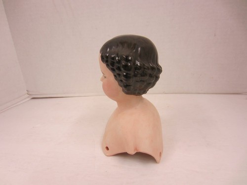 MUÑECA CAMA DE PORCELANA 1975 de colección cabeza de aproximadamente 6" de alto ojos azules morena - Imagen 3 de 8