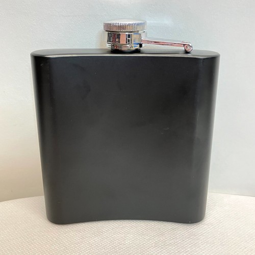 Bottiglie da golf whisky irlandese Bushmills acciaio nero promozionale 6 oz NUOVE w2 caddy - Foto 3 di 4