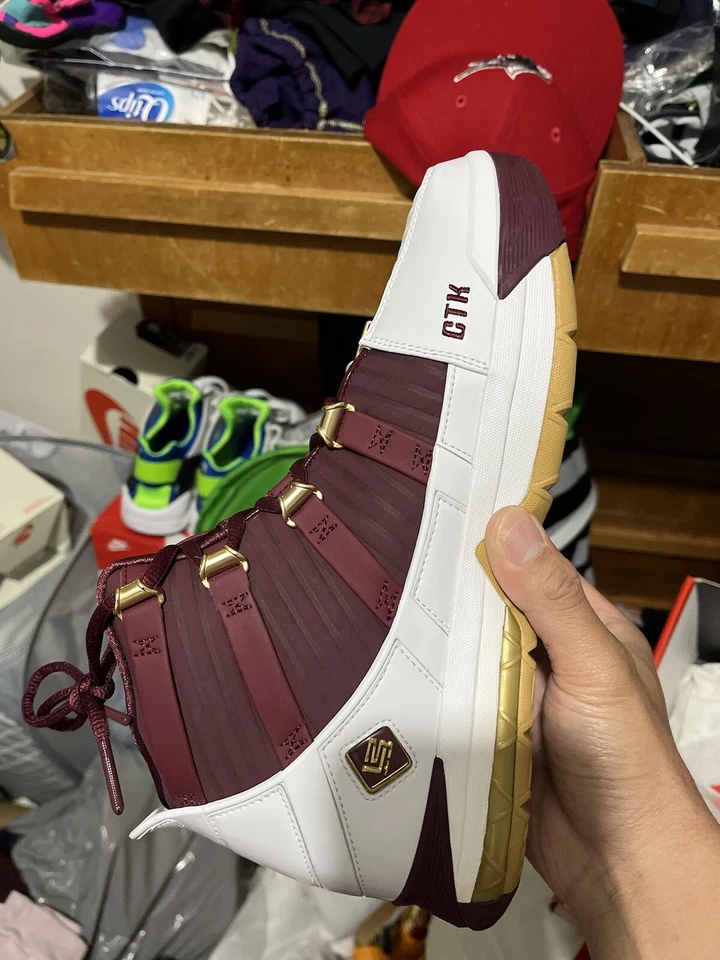 Size 9.5 - Nike Zoom LeBron 3 Retro Christ the King 2018 - Image 2 of 2