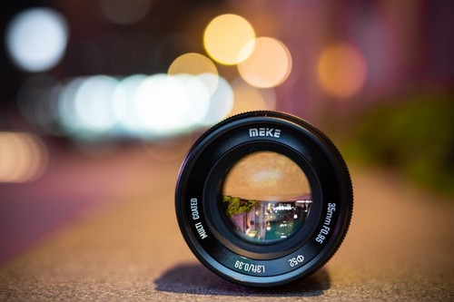 Meike 35mm f0.95 Large Aperture Manual Focus Lens For Panasonic Lumix M4/3 Mount - Picture 5 of 7