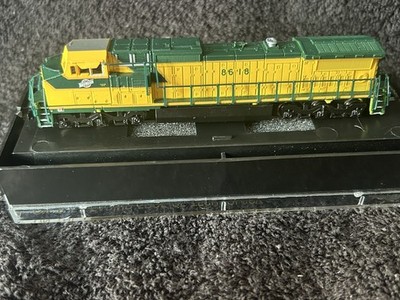 Bachmann Spectrum N Scale Chicago & Northwestern GE Dash 8-40 Powered Locomotive
