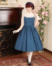 Innocent World Classic Rose Lace Dress