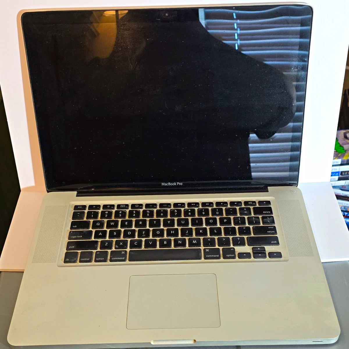 Apple MacBook Pro 17 in 2009 for sale | eBay