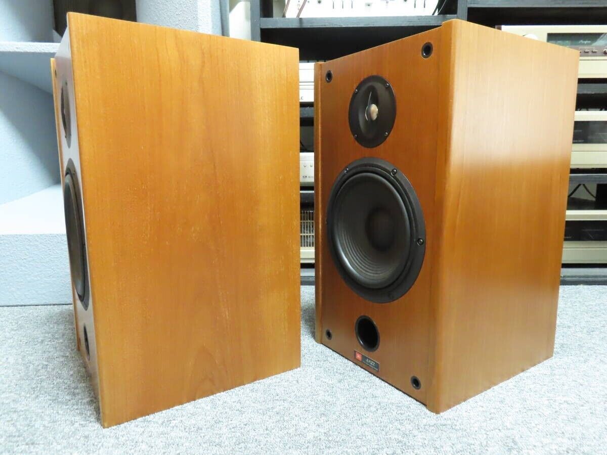 JBL A822 Vecchio 2 Way Bookshelf Type Speaker Pair 4Ω Real JBL A822 Vecchio 2 Way Bookshelf Type Speaker Pair 4Ω Real