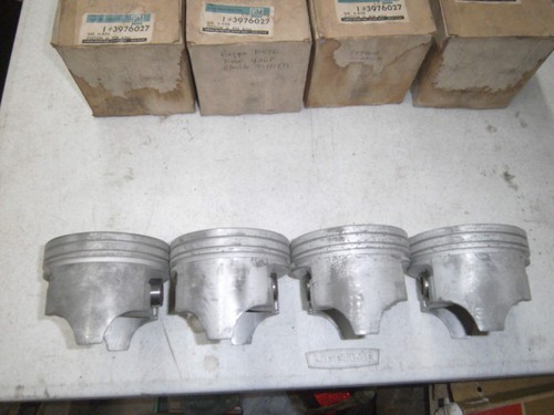 4) NOS 1970 Chevrolet Corvette 454 030 LH Pistons 70 GM Chevelle 3976027 3976041 - Picture 6 of 11