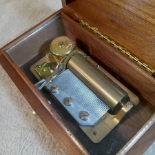 Reuge Sainte Croix In Collectible Music Boxes (1940-1970 Reuge Sainte Croix In Collectible Music Boxes (1940-1970